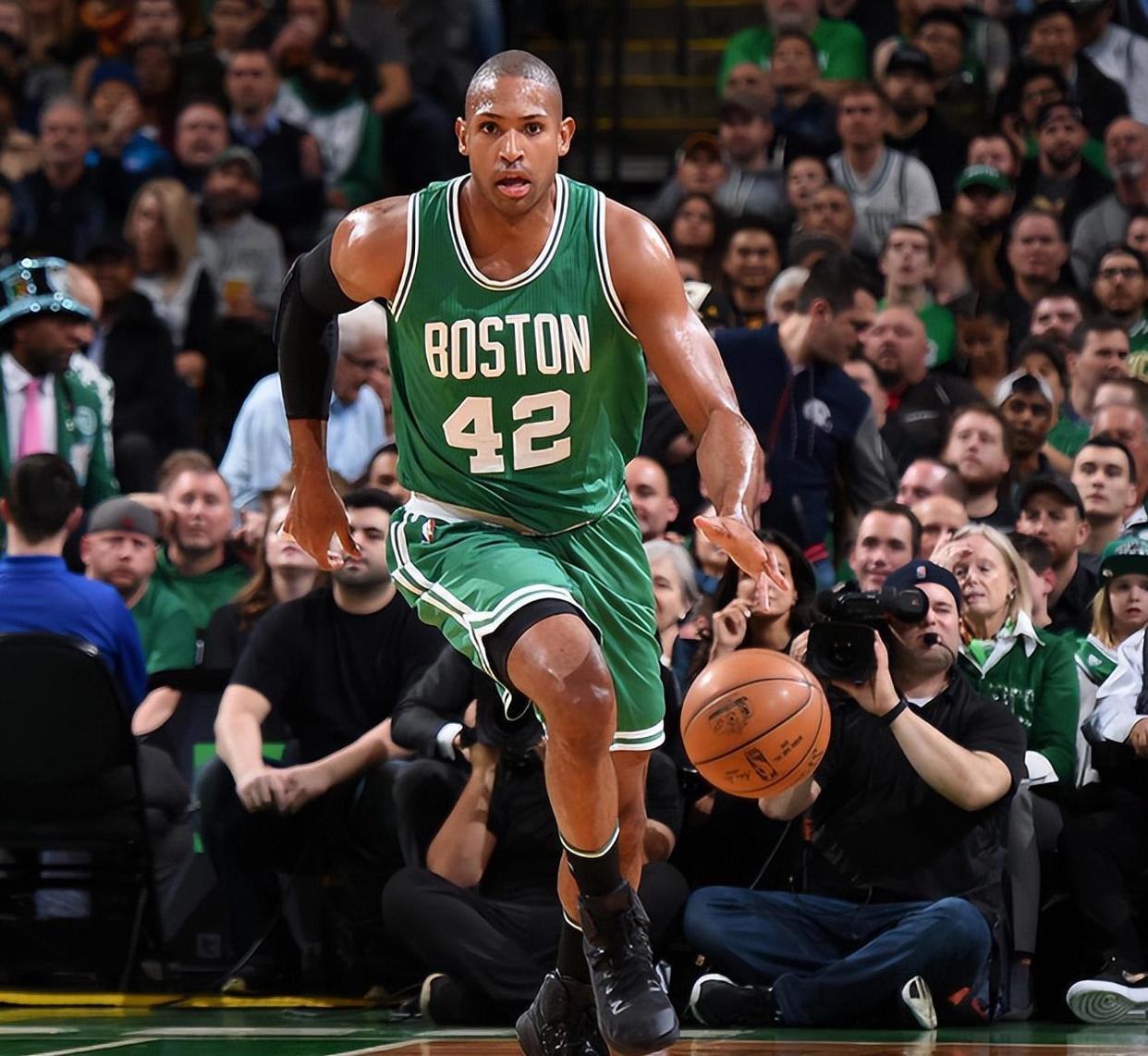 lol段位查询-关于NBA常规赛赛程吃紧,塞维利亚窗口期主帅复盘,话题不断,团队化学反应显著的信息