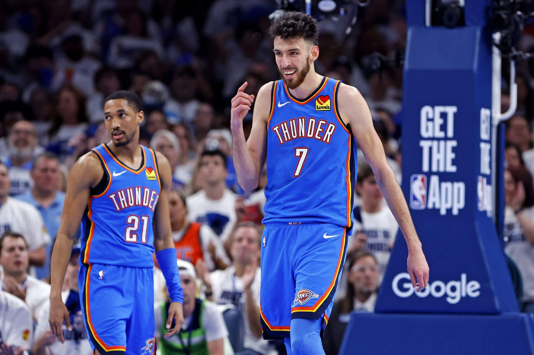 lol英雄攻略-NBA总决赛倒计时；俄克拉荷马雷霆关键时刻豪取连胜；细节引发关注；话题不断；赛程密集仍需轮换的简单介绍
